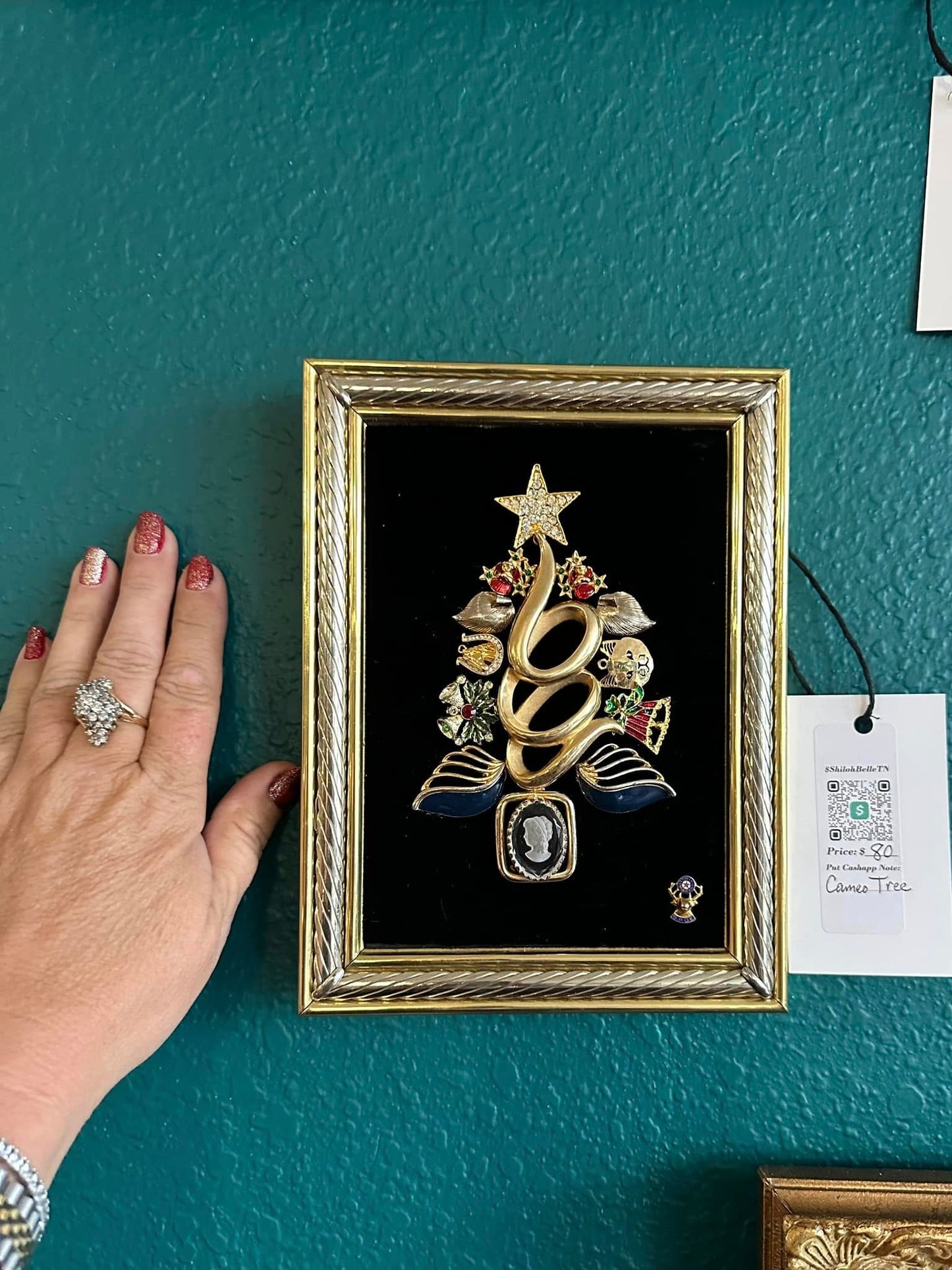 Cameo Christmas Tree, 5x7