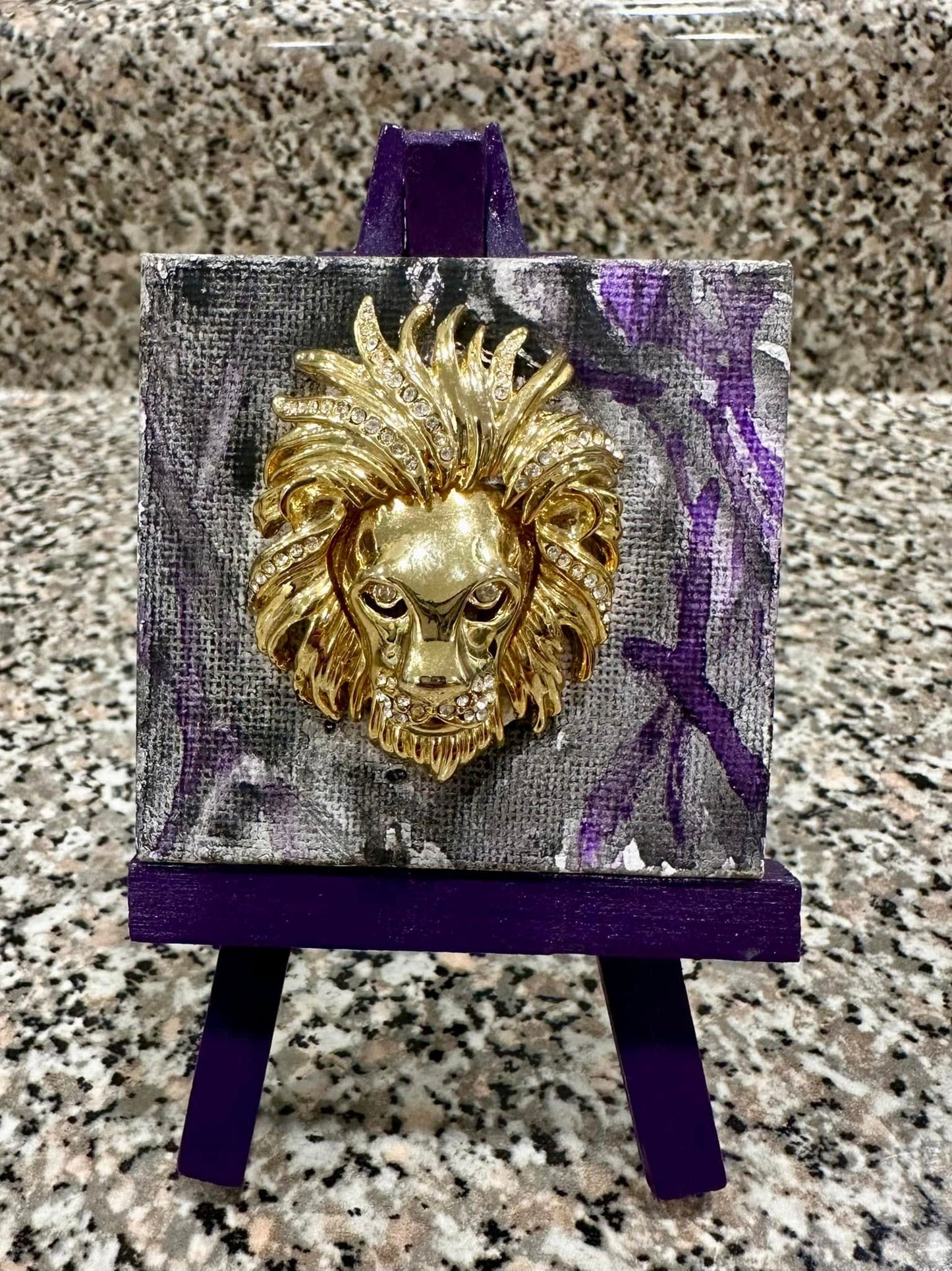 Lion, 2.5"x2.5" with mini-easel